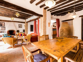Casa dos tinajas, Pinos Del Valle